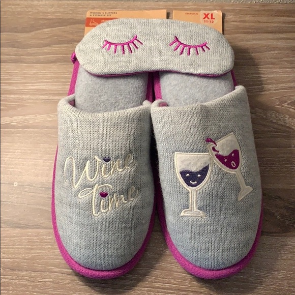 dearfoams Shoes - Dearfoams Slipper & Eye Mask Set “Wine Time”!
